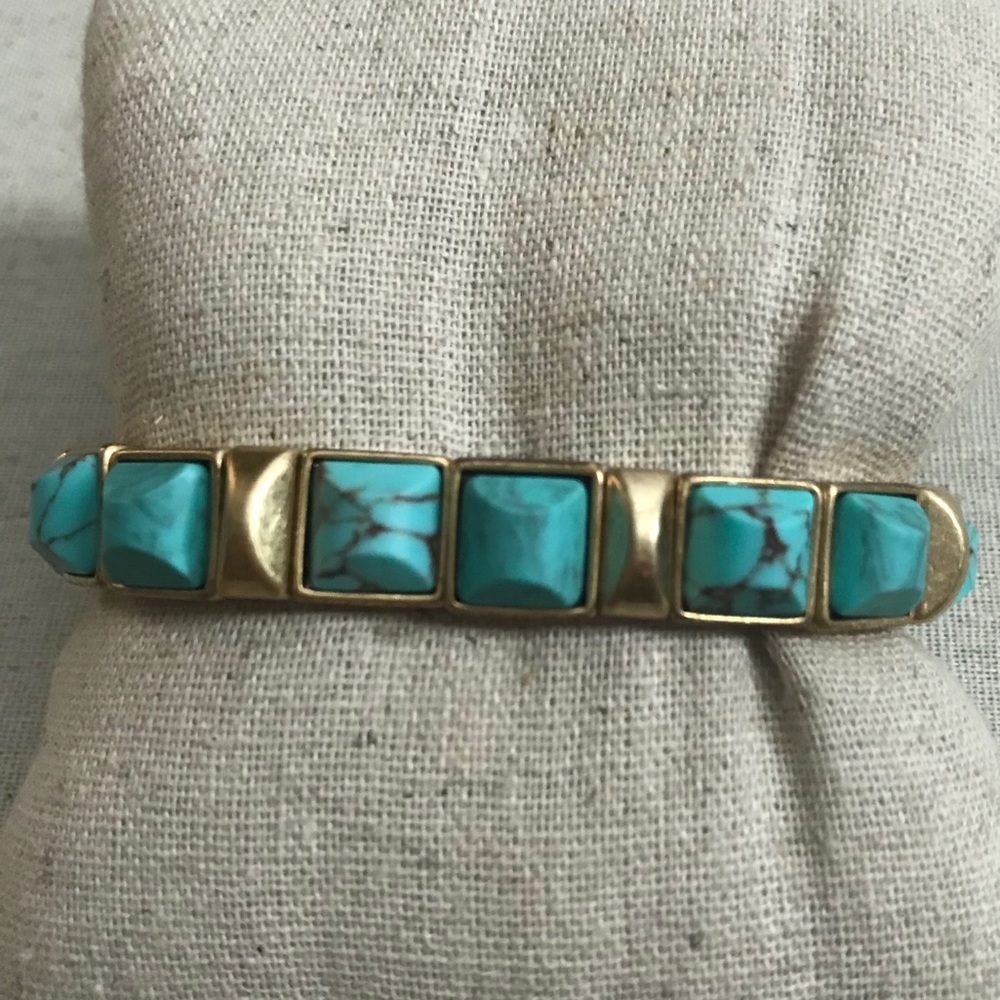 Stella & Dot turquoise stretch bracelet